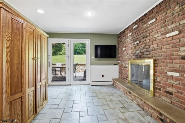 17 Edgewood Ave N, West Orange Twp., NJ 07052