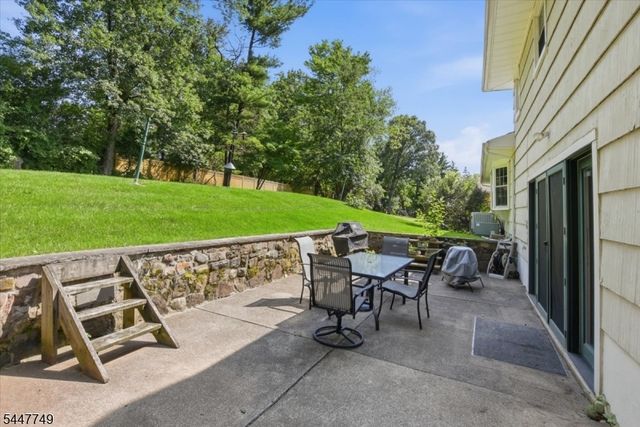 17 Edgewood Ave N, West Orange Twp., NJ 07052