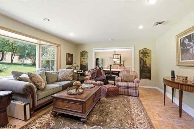 17 Edgewood Ave N, West Orange Twp., NJ 07052