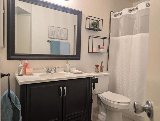 48255 Monroe Street 6, Indio, CA 92201