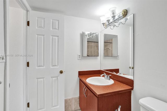 606 W 81st Street 323, Hialeah, FL 33014