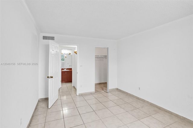 606 W 81st Street 323, Hialeah, FL 33014