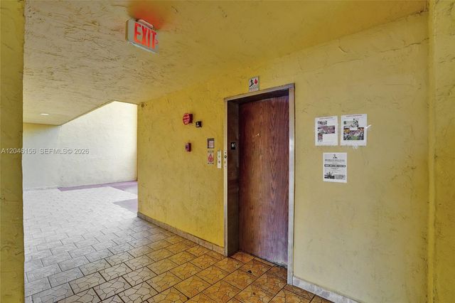 606 W 81st Street 323, Hialeah, FL 33014