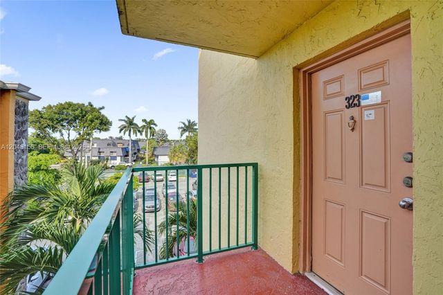 606 W 81st Street 323, Hialeah, FL 33014
