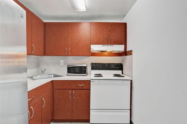 606 W 81st Street 323, Hialeah, FL 33014