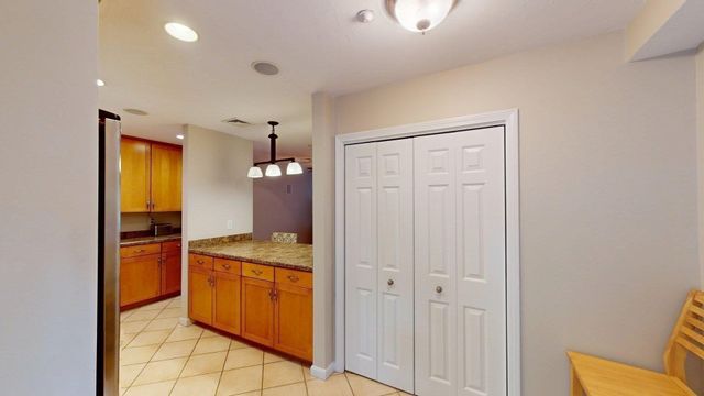 660 Thacher 14-02, Attleboro, MA 02703