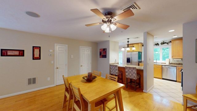 660 Thacher 14-02, Attleboro, MA 02703