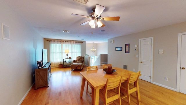 660 Thacher 14-02, Attleboro, MA 02703