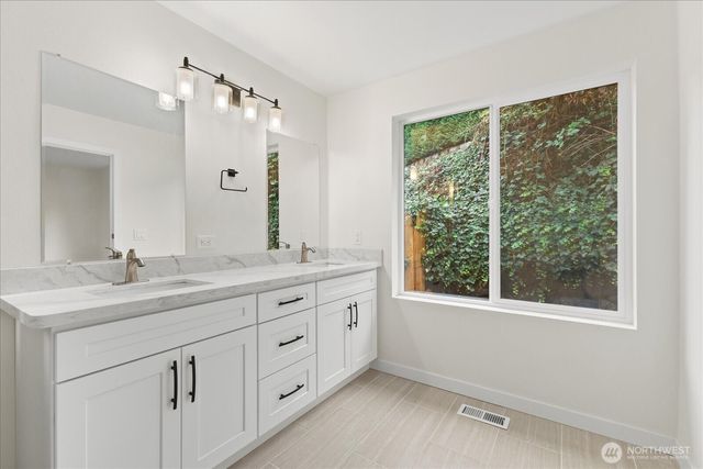 422 E Titus, Kent, WA 98030