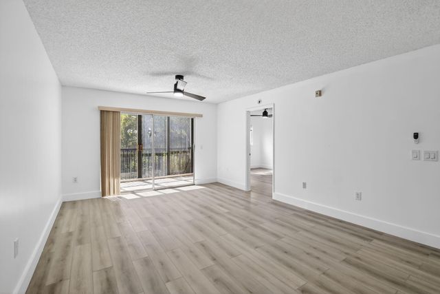 900 SW 142nd Avenue 305l, Pembroke Pines, FL 33027