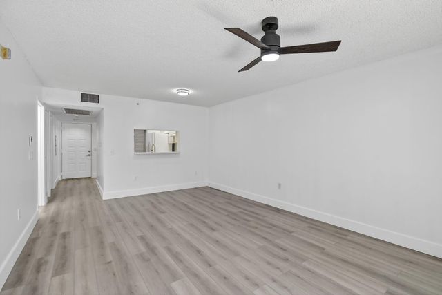 900 SW 142nd Avenue 305l, Pembroke Pines, FL 33027