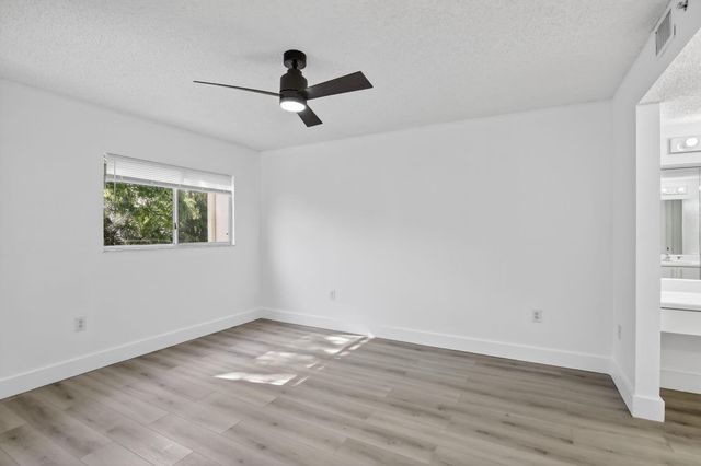 900 SW 142nd Avenue 305l, Pembroke Pines, FL 33027