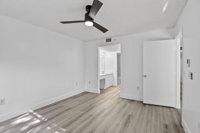 900 SW 142nd Avenue 305l, Pembroke Pines, FL 33027