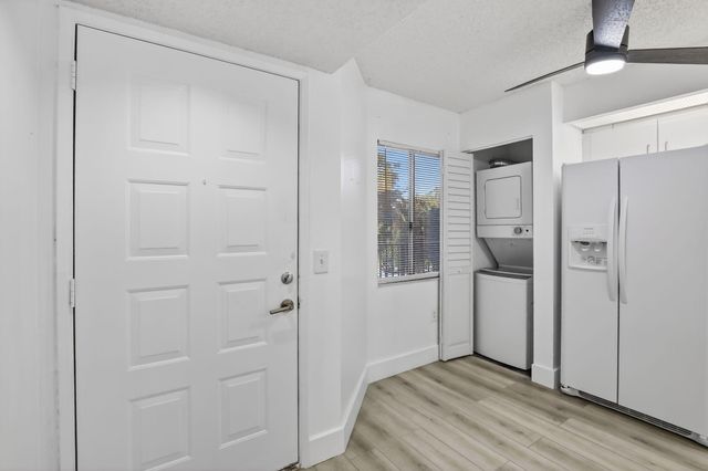 900 SW 142nd Avenue 305l, Pembroke Pines, FL 33027