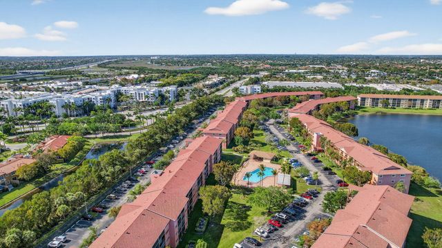 900 SW 142nd Avenue 305l, Pembroke Pines, FL 33027