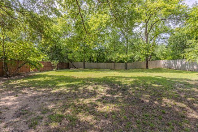 3026 Arapaho Road, Commerce, TX 75428