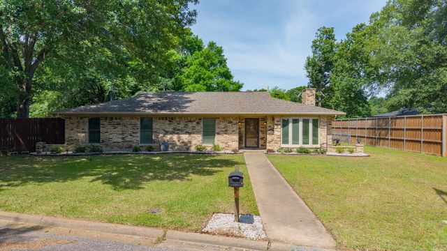 3026 Arapaho Road, Commerce, TX 75428