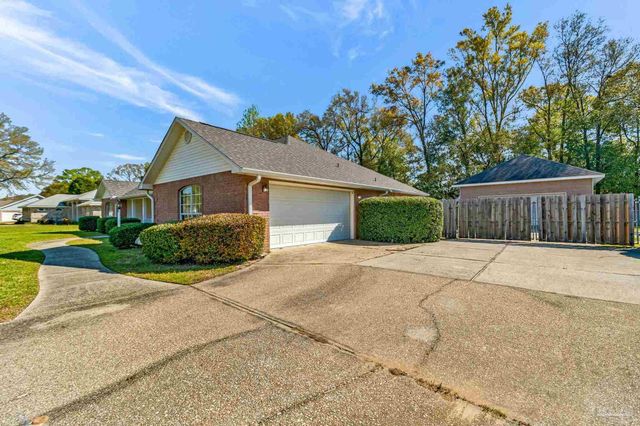 9320 Bell Ridge Dr, Pensacola, FL 32526