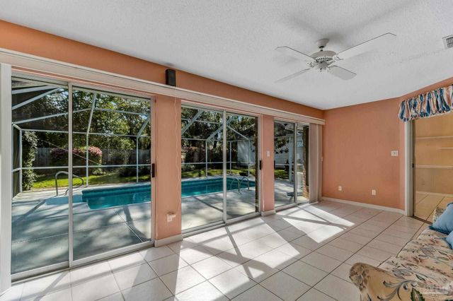 9320 Bell Ridge Dr, Pensacola, FL 32526