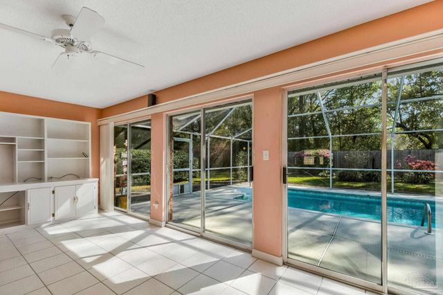 9320 Bell Ridge Dr, Pensacola, FL 32526