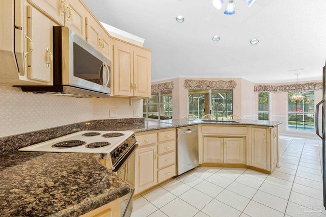 9320 Bell Ridge Dr, Pensacola, FL 32526