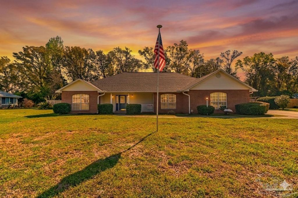 9320 Bell Ridge Dr, Pensacola, FL 32526