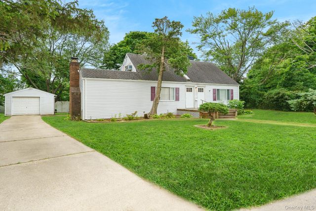 246 Columbus Avenue, West Babylon, NY 11704