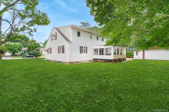 246 Columbus Avenue, West Babylon, NY 11704