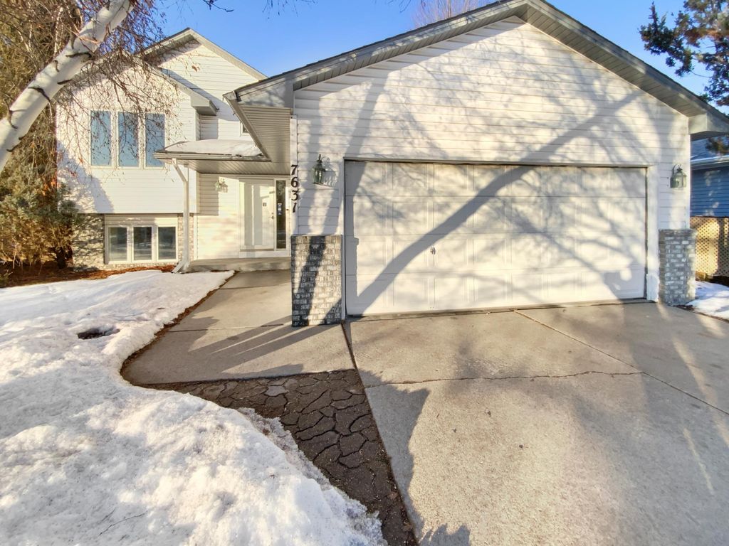 7631 Homestead Court S, Cottage Grove, MN 55016