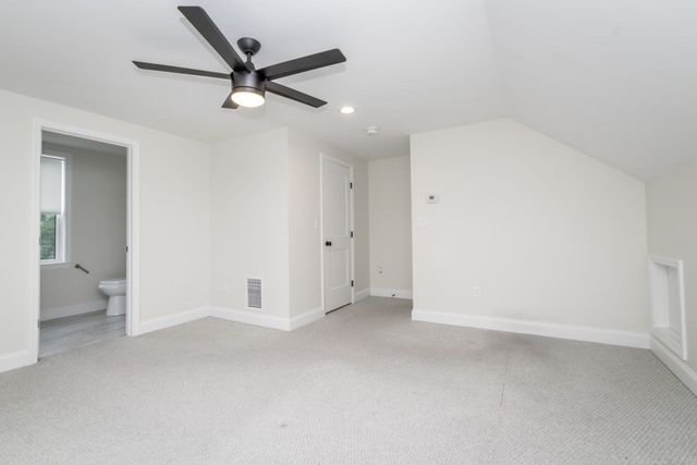 32 Union St 32, Lowell, MA 01852