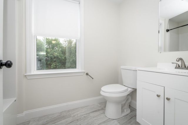 32 Union St 32, Lowell, MA 01852