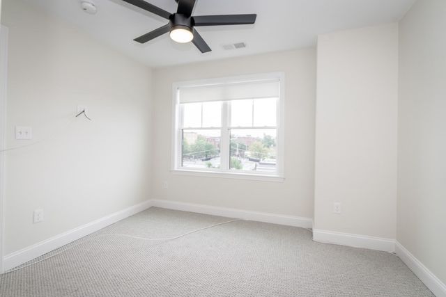 32 Union St 32, Lowell, MA 01852