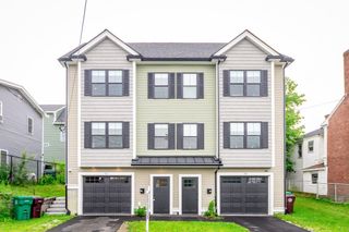 32 Union St 32, Lowell, MA 01852