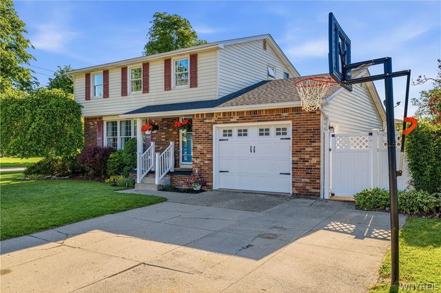 80 Roosevelt Avenue, Lancaster, NY 14086