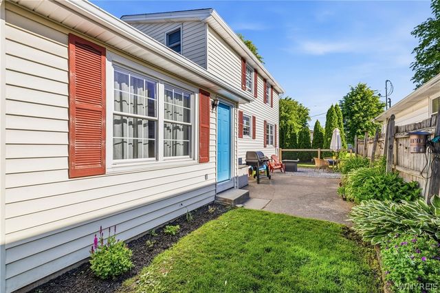 80 Roosevelt Avenue, Lancaster, NY 14086