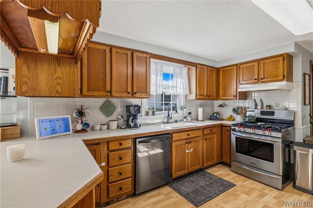 80 Roosevelt Avenue, Lancaster, NY 14086