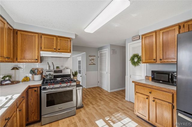 80 Roosevelt Avenue, Lancaster, NY 14086