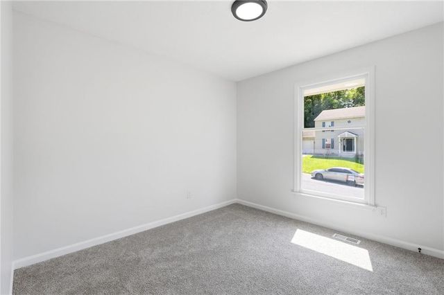 2424 NW Leann Drive, Blue Springs, MO 64014