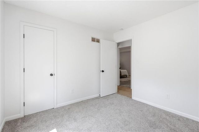 2424 NW Leann Drive, Blue Springs, MO 64014