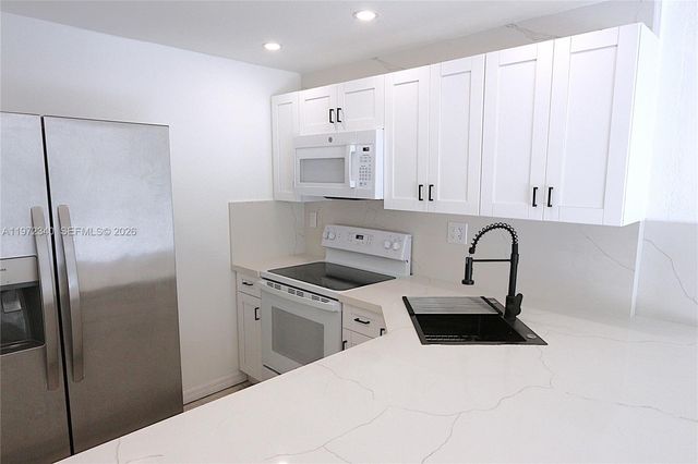 4550 NW 9th St 305E, Miami, FL 33126