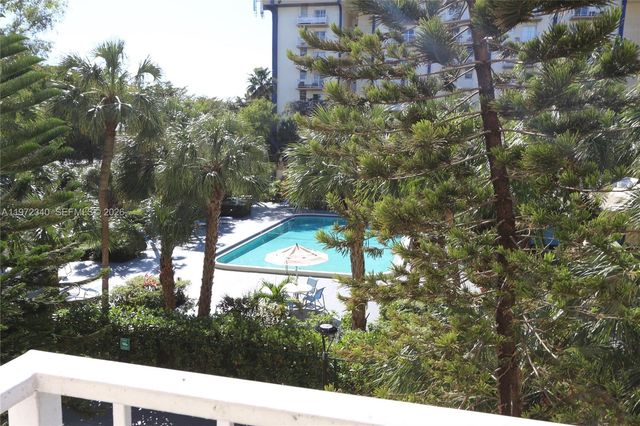 4550 NW 9th St 305E, Miami, FL 33126