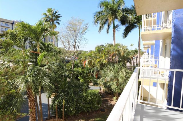 4550 NW 9th St 305E, Miami, FL 33126