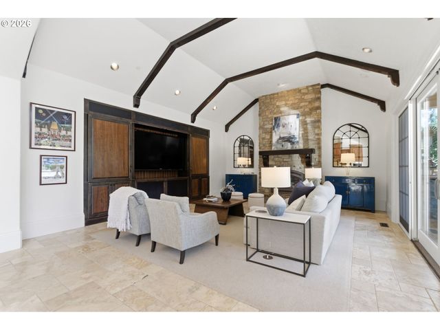 951 ATWATER Rd, Lake Oswego, OR 97034