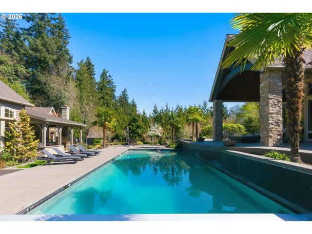 951 ATWATER Rd, Lake Oswego, OR 97034