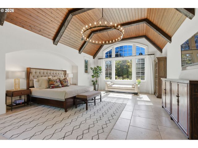 951 ATWATER Rd, Lake Oswego, OR 97034