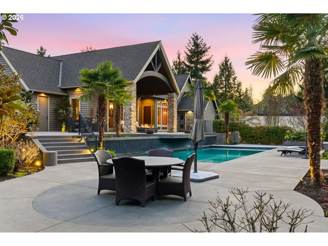 951 ATWATER Rd, Lake Oswego, OR 97034