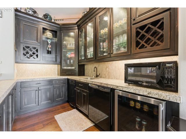 951 ATWATER Rd, Lake Oswego, OR 97034