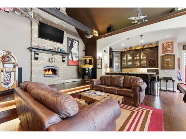 951 ATWATER Rd, Lake Oswego, OR 97034