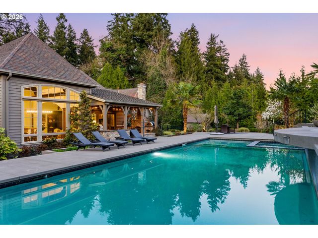 951 ATWATER Rd, Lake Oswego, OR 97034