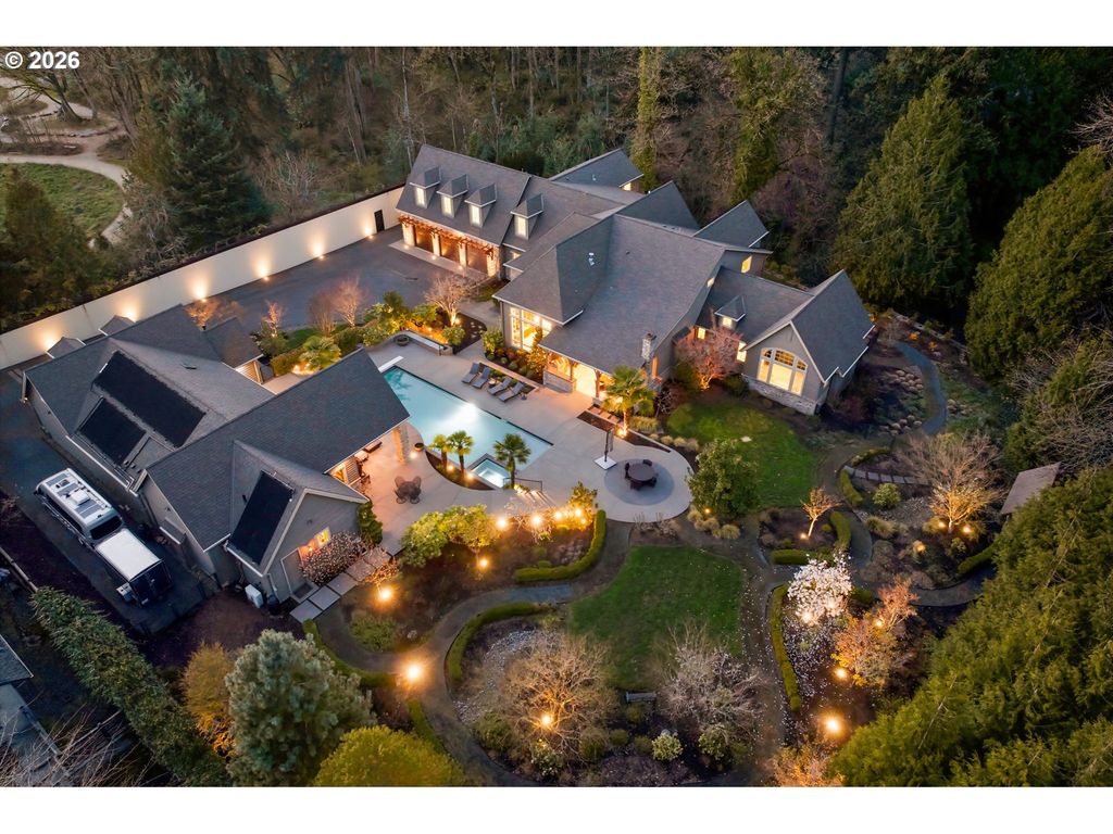 951 ATWATER Rd, Lake Oswego, OR 97034